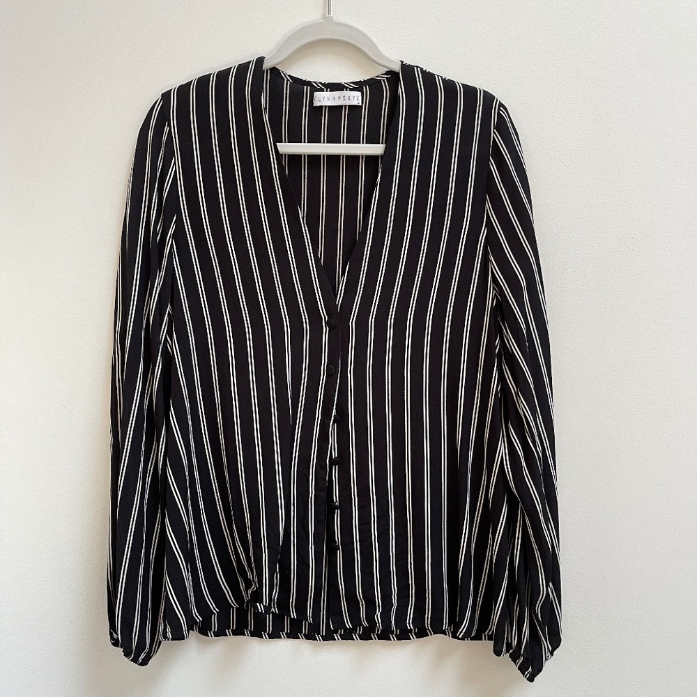 Flynn Skye Black and White Stripped V-Neck Blouse Size M